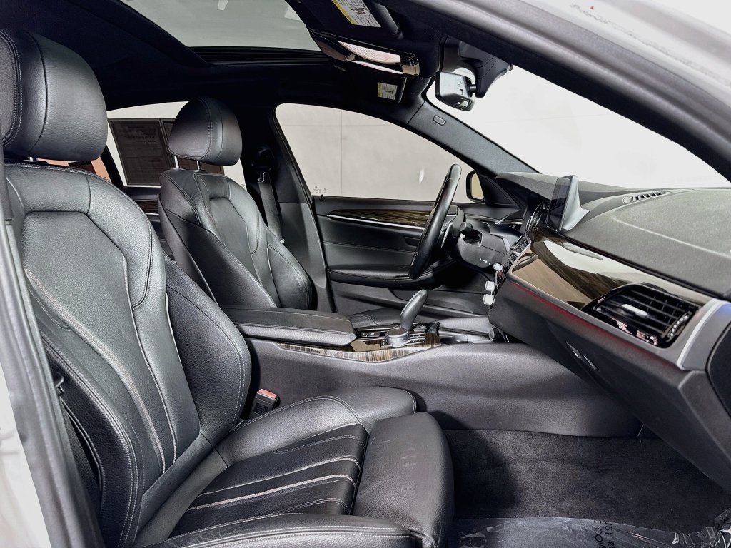 BMW 5 Series photo 38