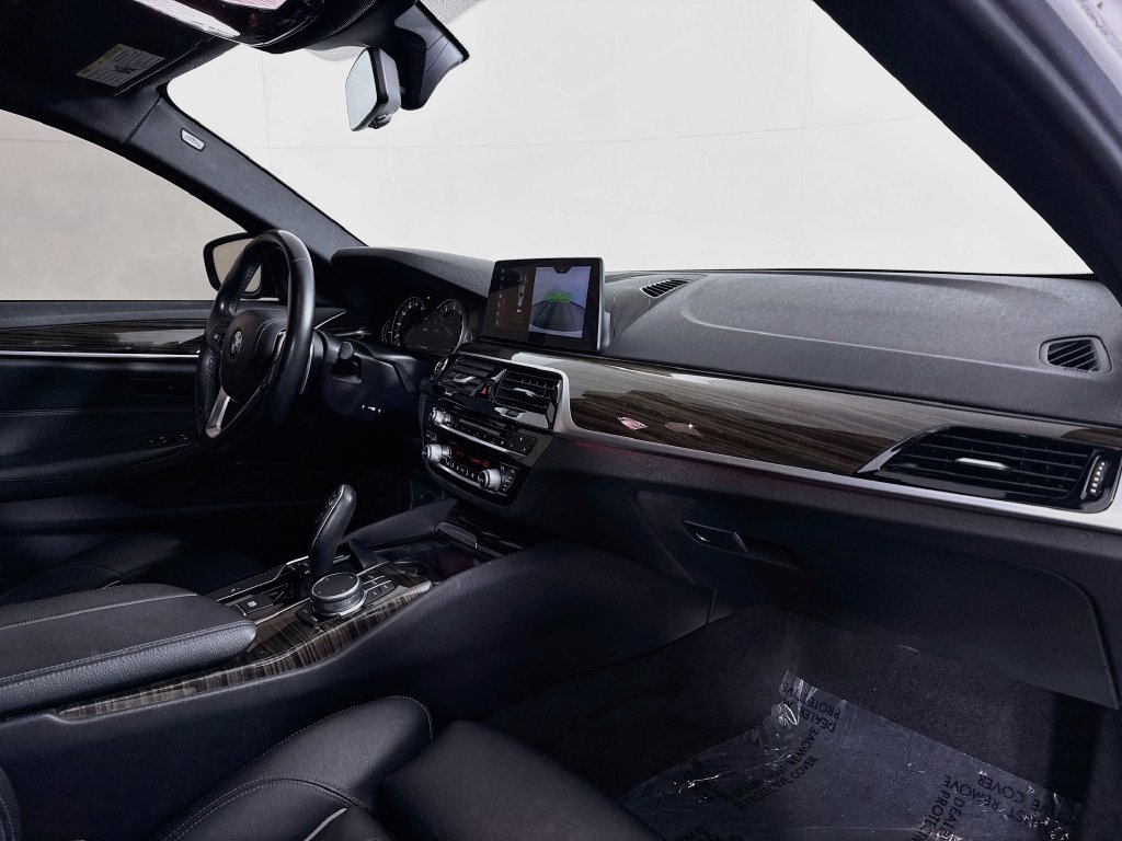 BMW 5 Series photo 39