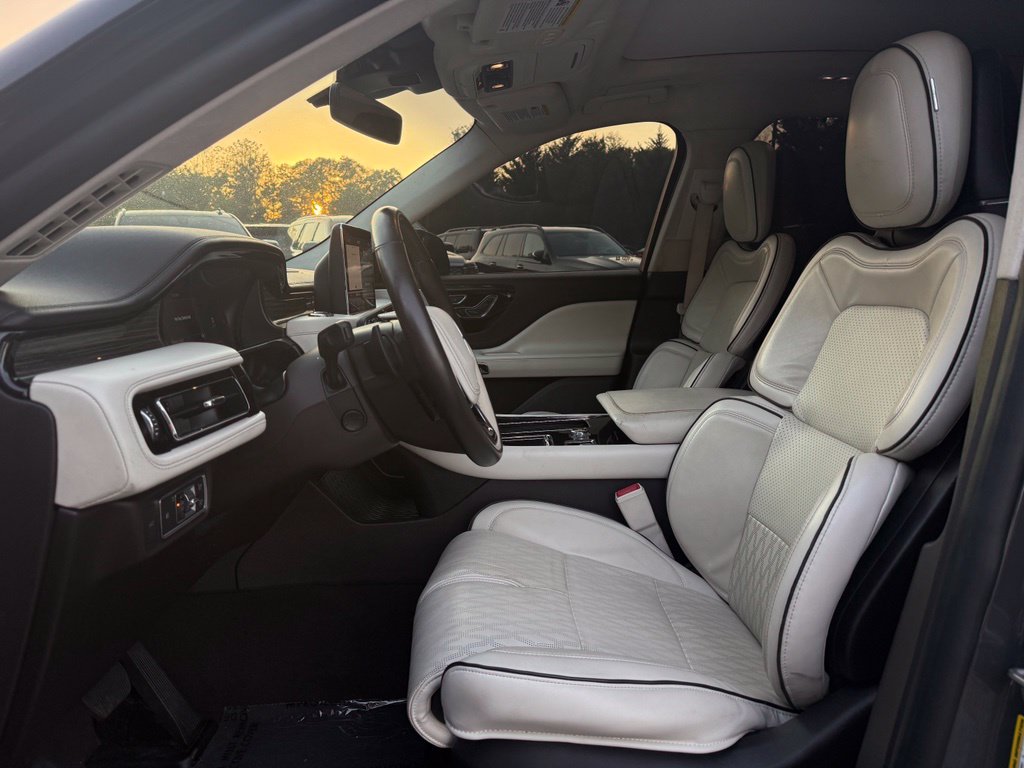 Lincoln Aviator photo 10