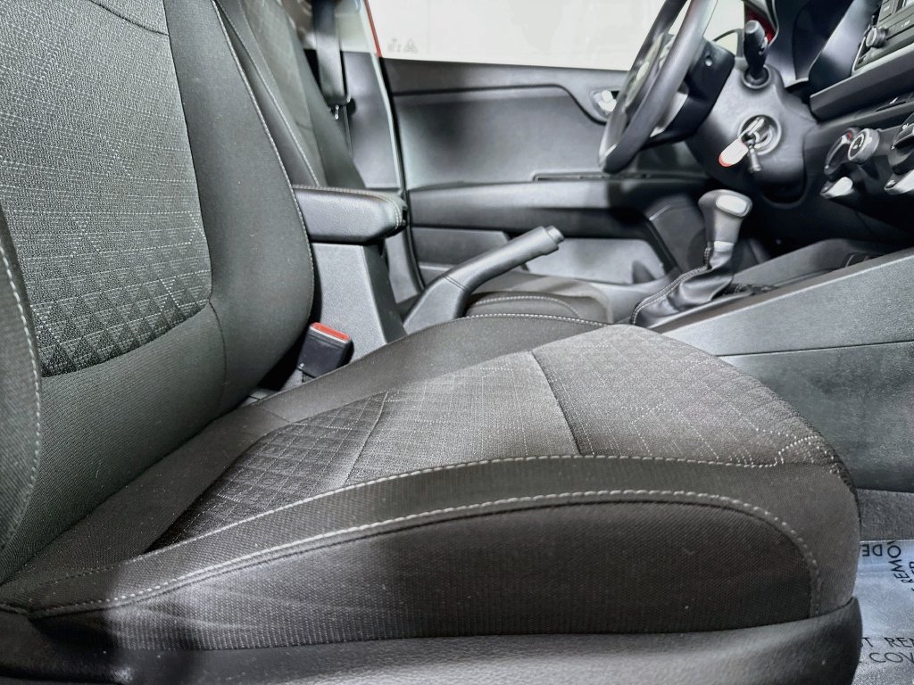 Photo 31 of this Kia Rio 5-Door