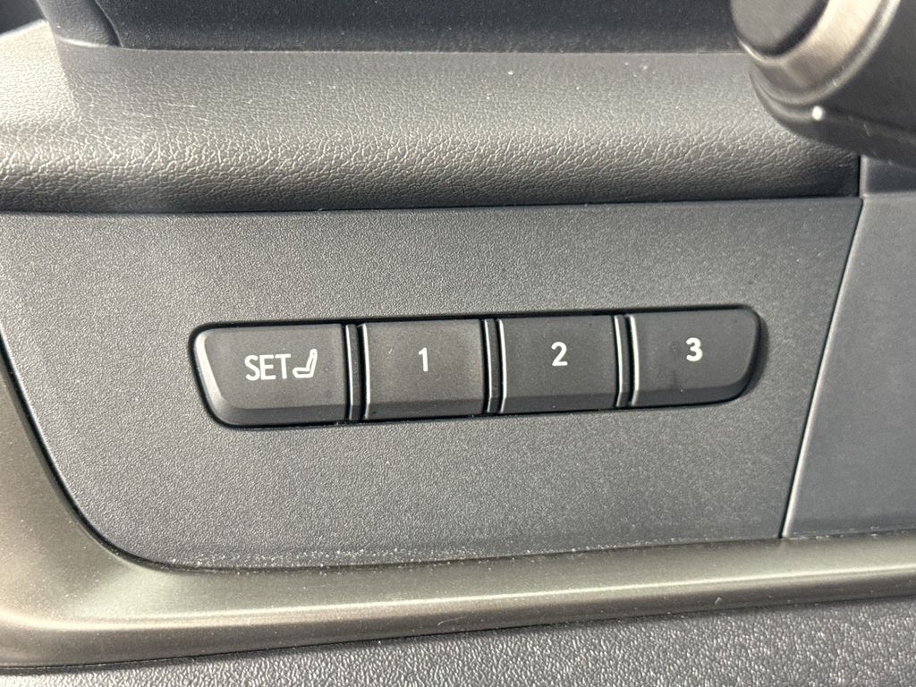Lexus RZ 450e photo 27