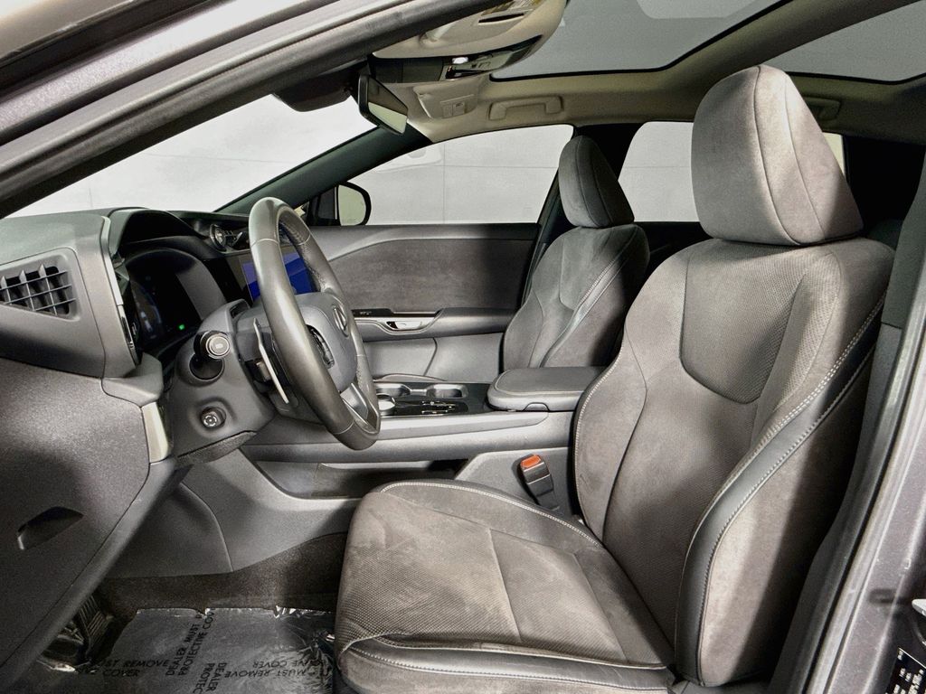 Lexus RZ 450e photo 28