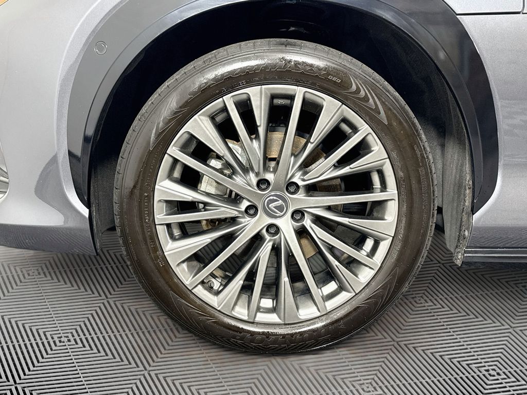 Lexus RZ 450e photo 40