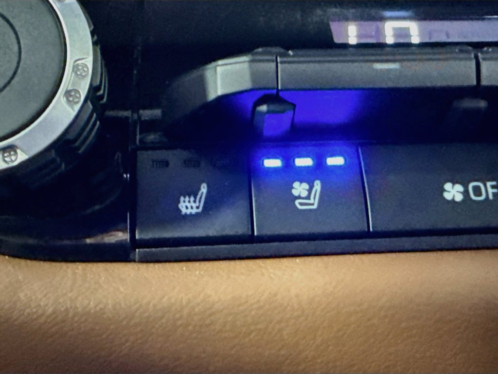 Photo 25 of this Toyota Tundra 4WD