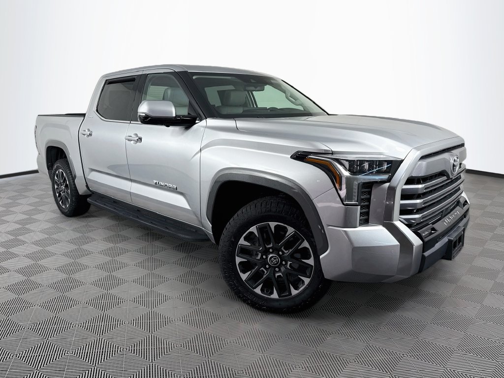 Photo 3 of this Toyota Tundra 4WD
