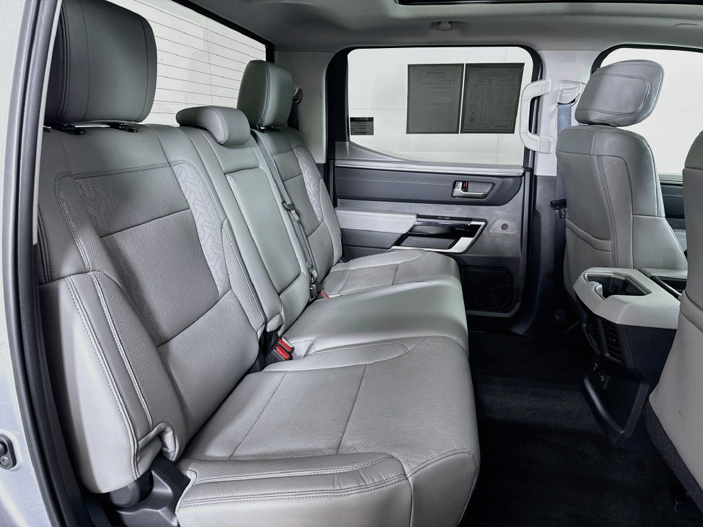 Photo 34 of this Toyota Tundra 4WD