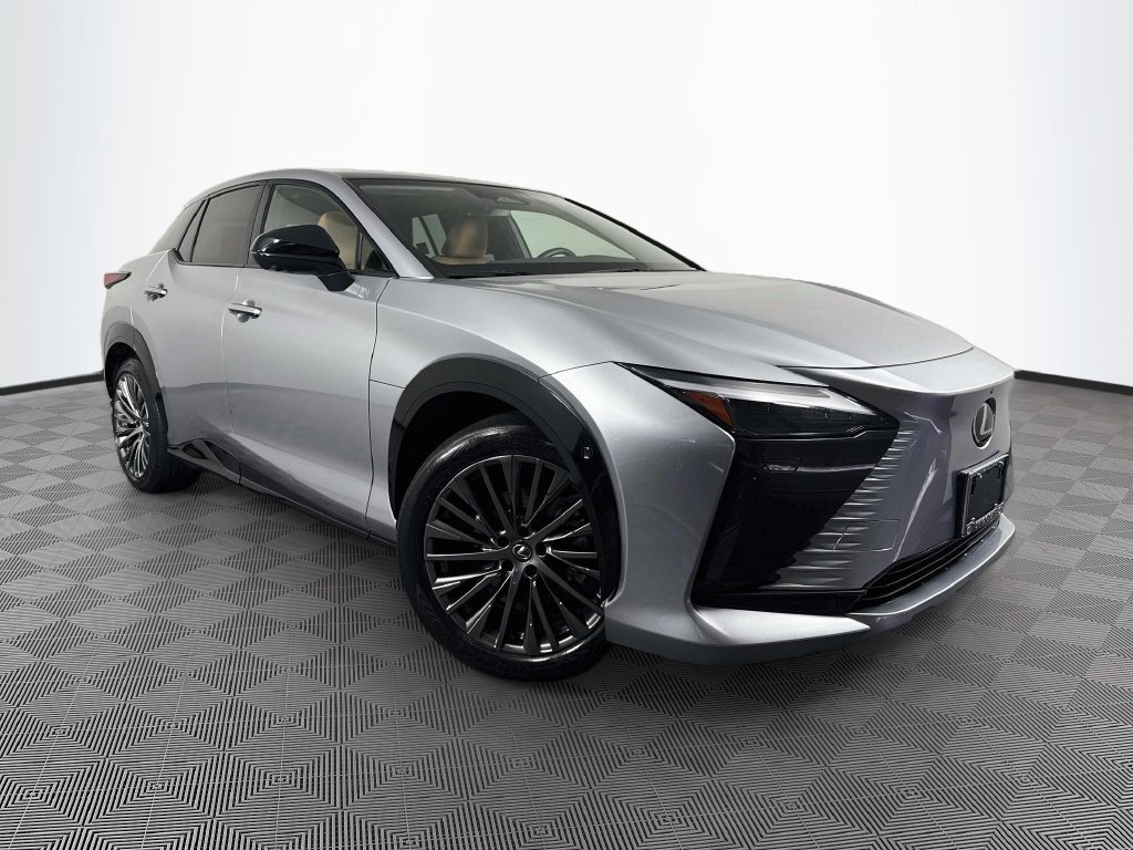 Lexus RZ photo 4