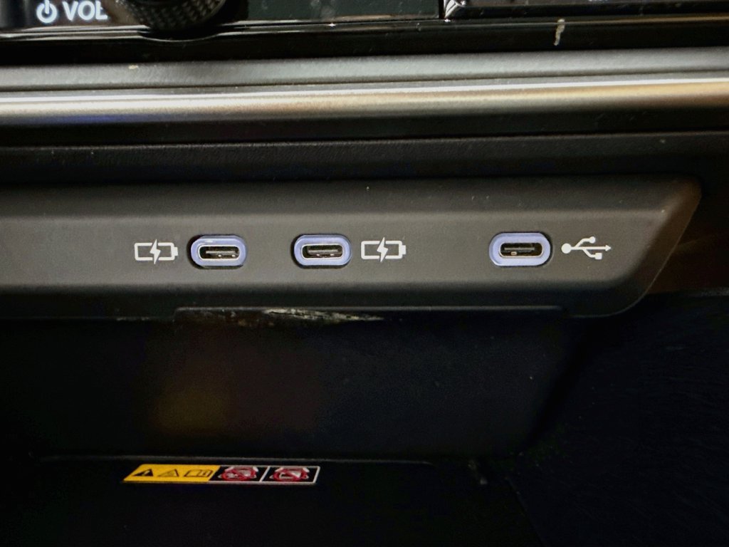 Lexus RZ photo 18