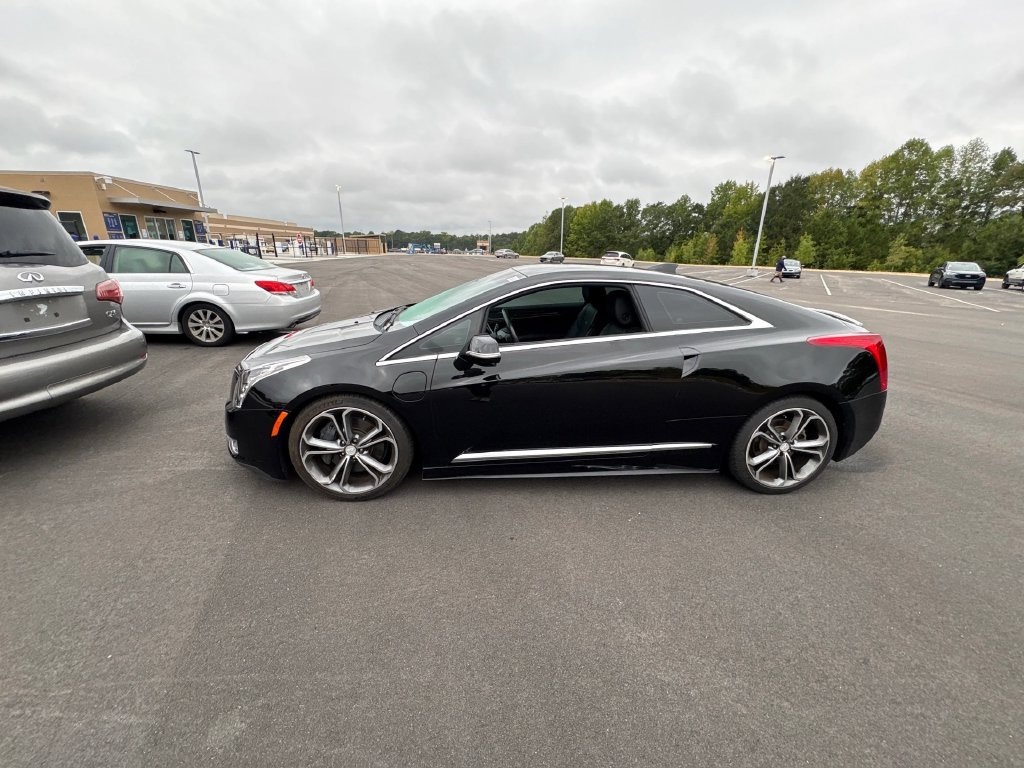 Cadillac ELR photo 8