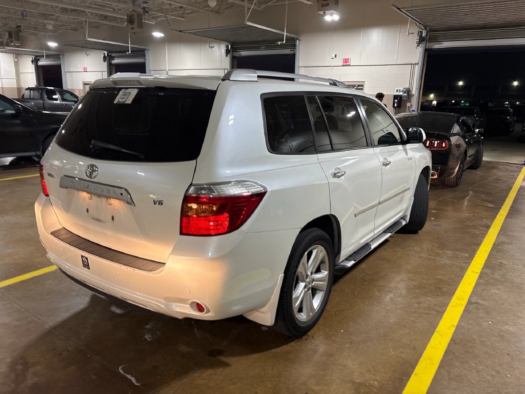 Toyota Highlander photo 7