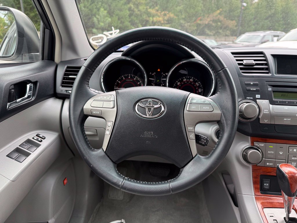 Photo 12 of this Toyota Highlander