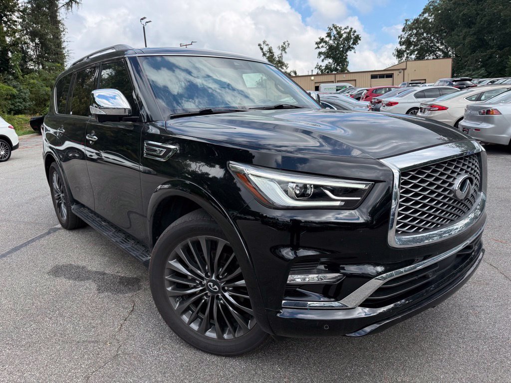 Infiniti QX80 photo 2