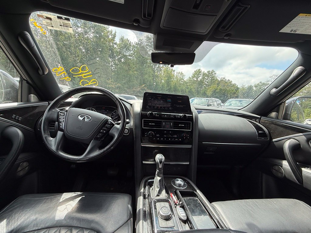 Infiniti QX80 photo 9