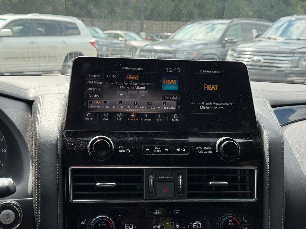 Infiniti QX80 photo 10
