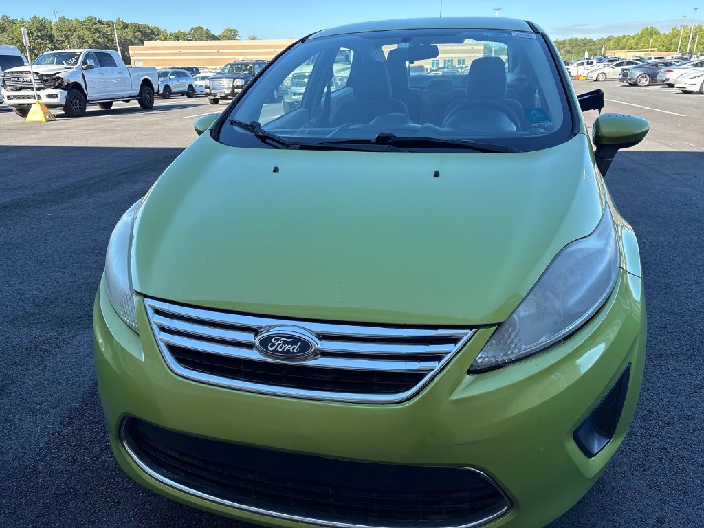 Ford Fiesta photo 3