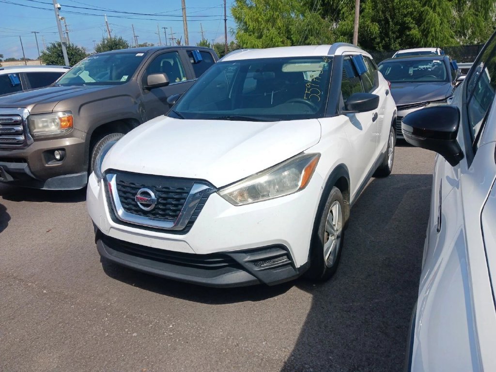 Nissan Kicks photo 2