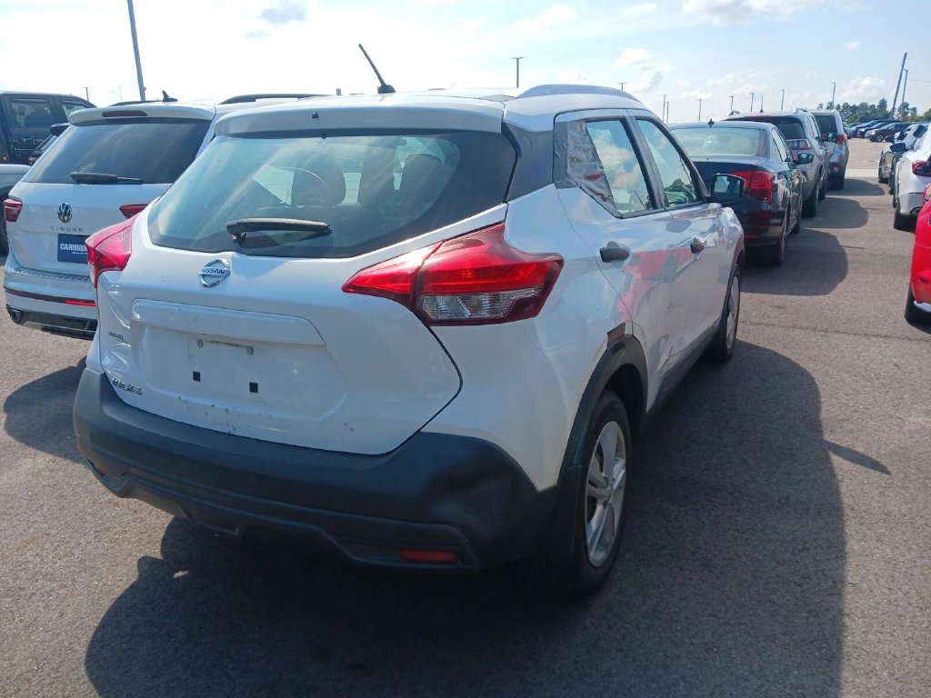 Nissan Kicks photo 4