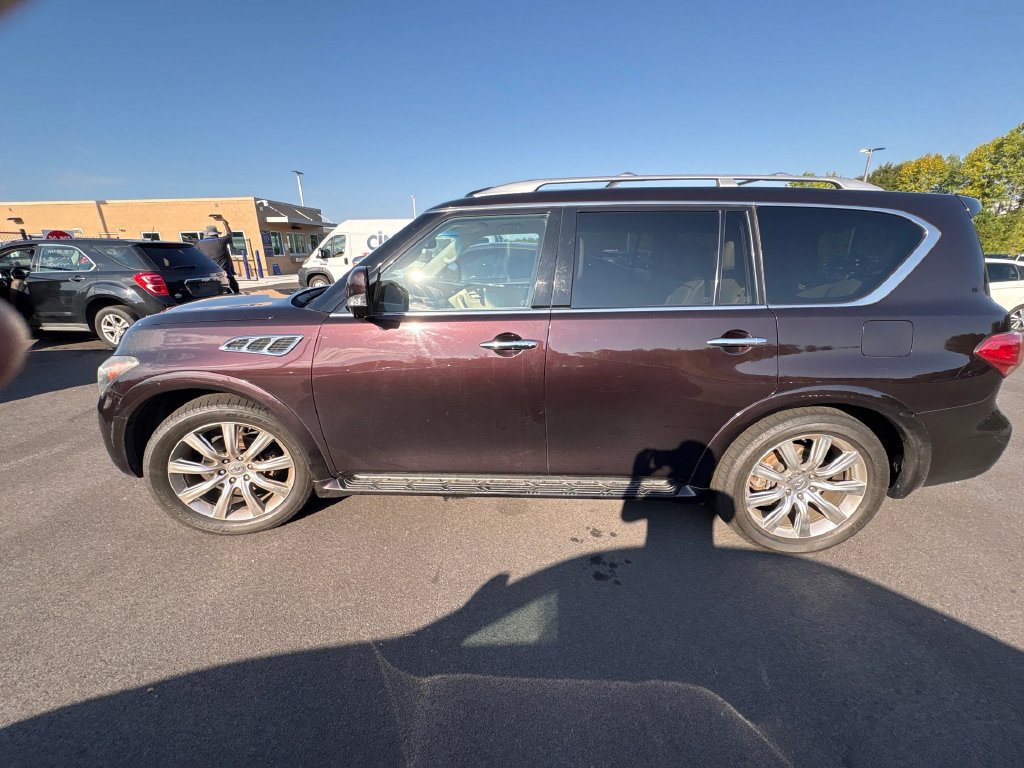 Infiniti QX56 photo 4