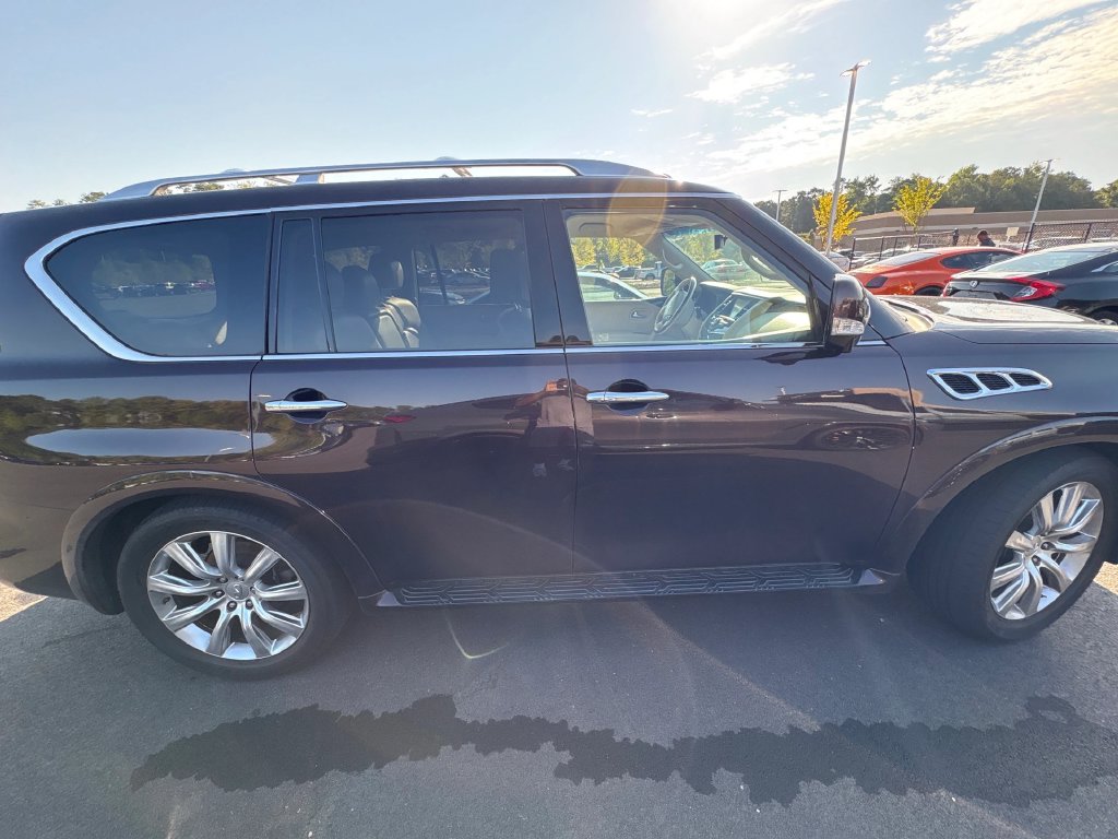 Infiniti QX56 photo 5