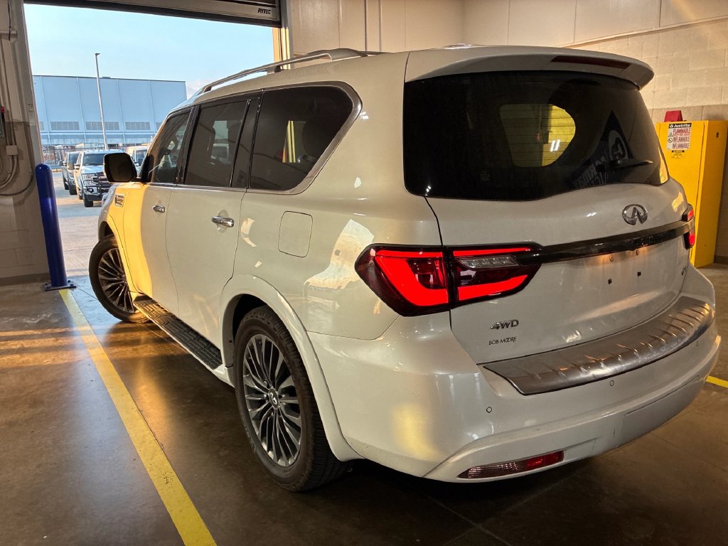 Infiniti QX80 photo 4