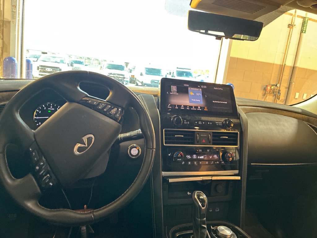 Infiniti QX80 photo 7