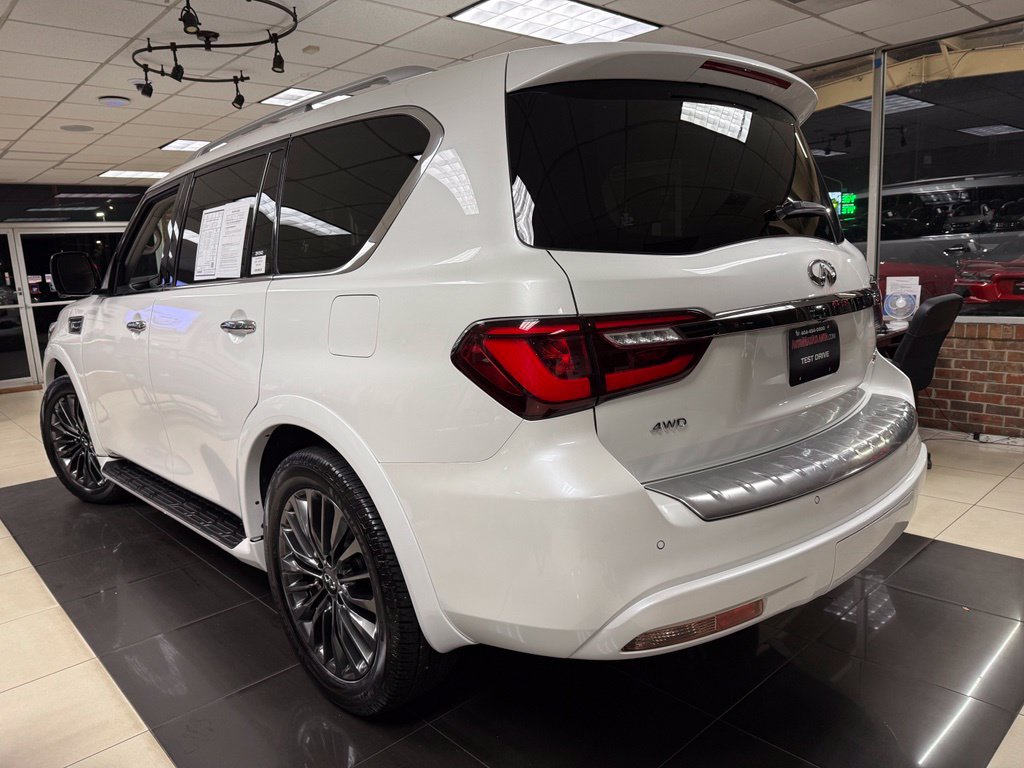 Photo 4 of this INFINITI QX80