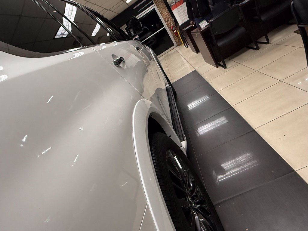 Photo 12 of this INFINITI QX80