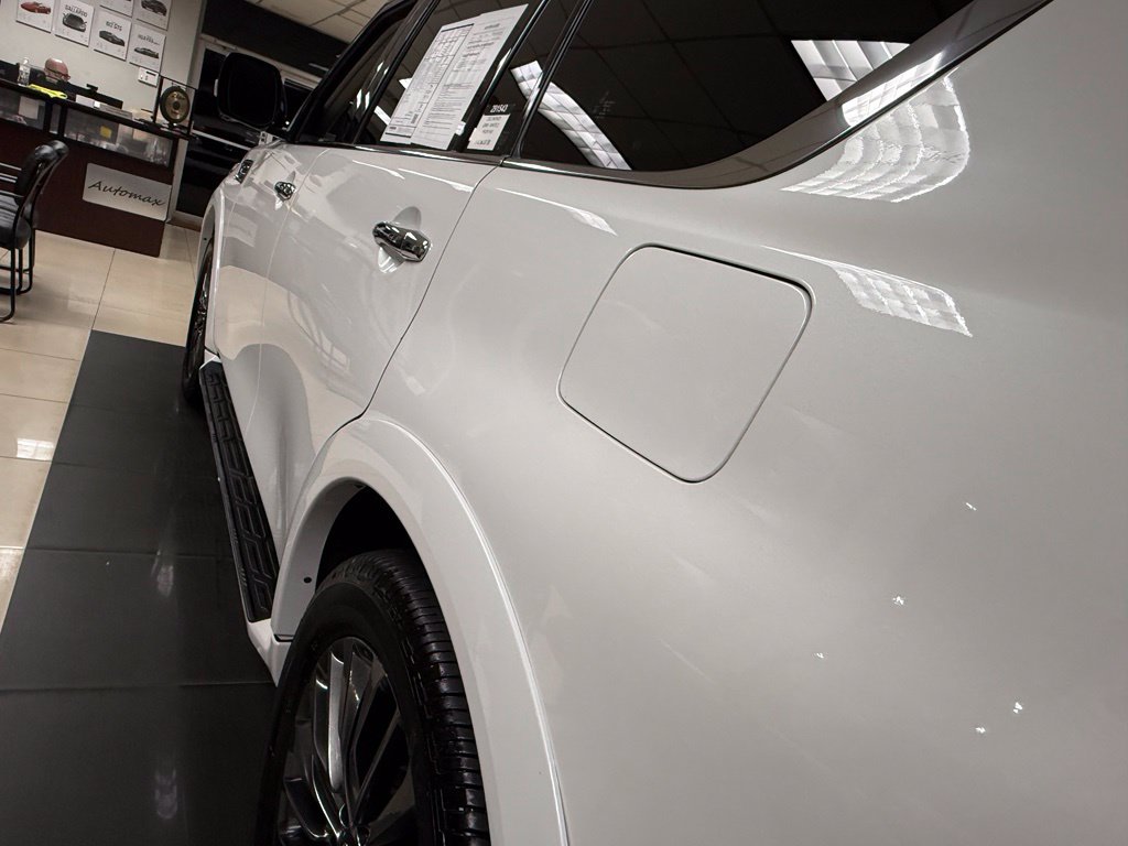 Photo 13 of this INFINITI QX80