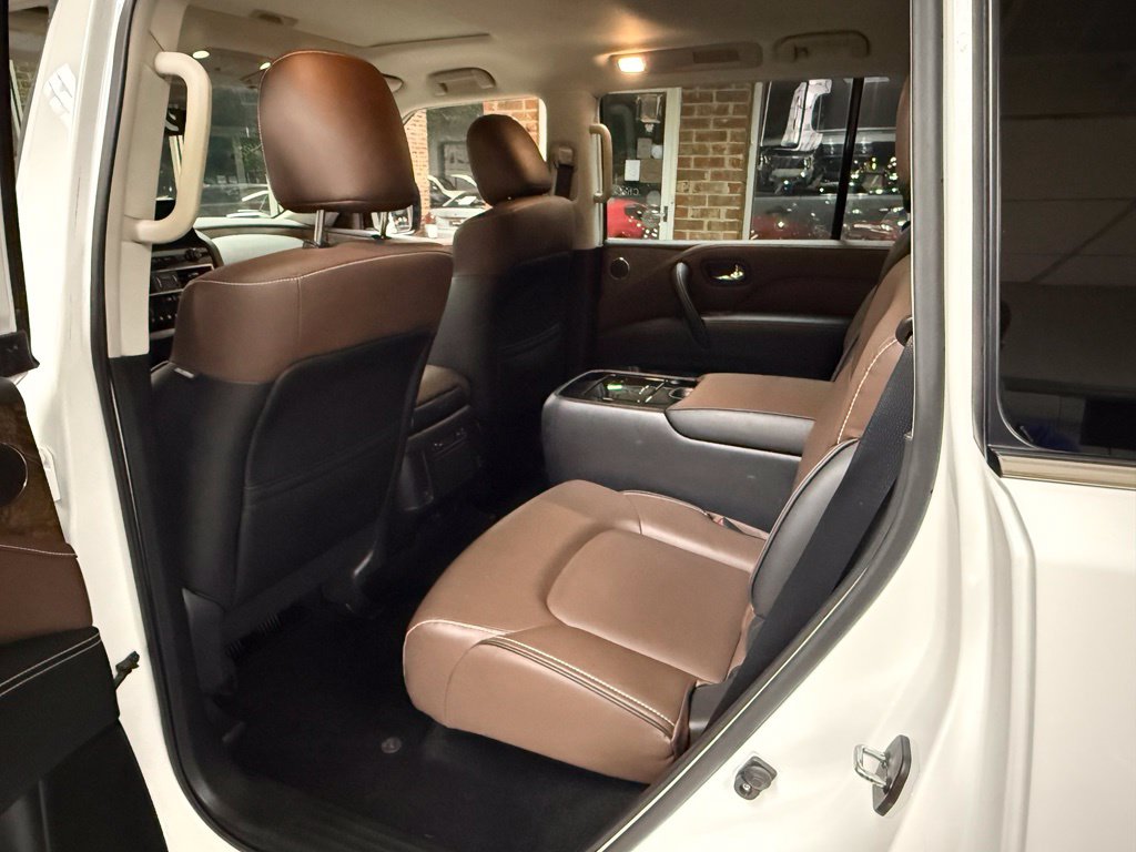 Photo 17 of this INFINITI QX80