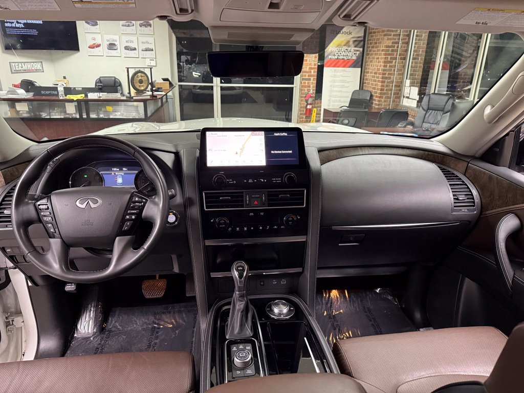 Photo 19 of this INFINITI QX80