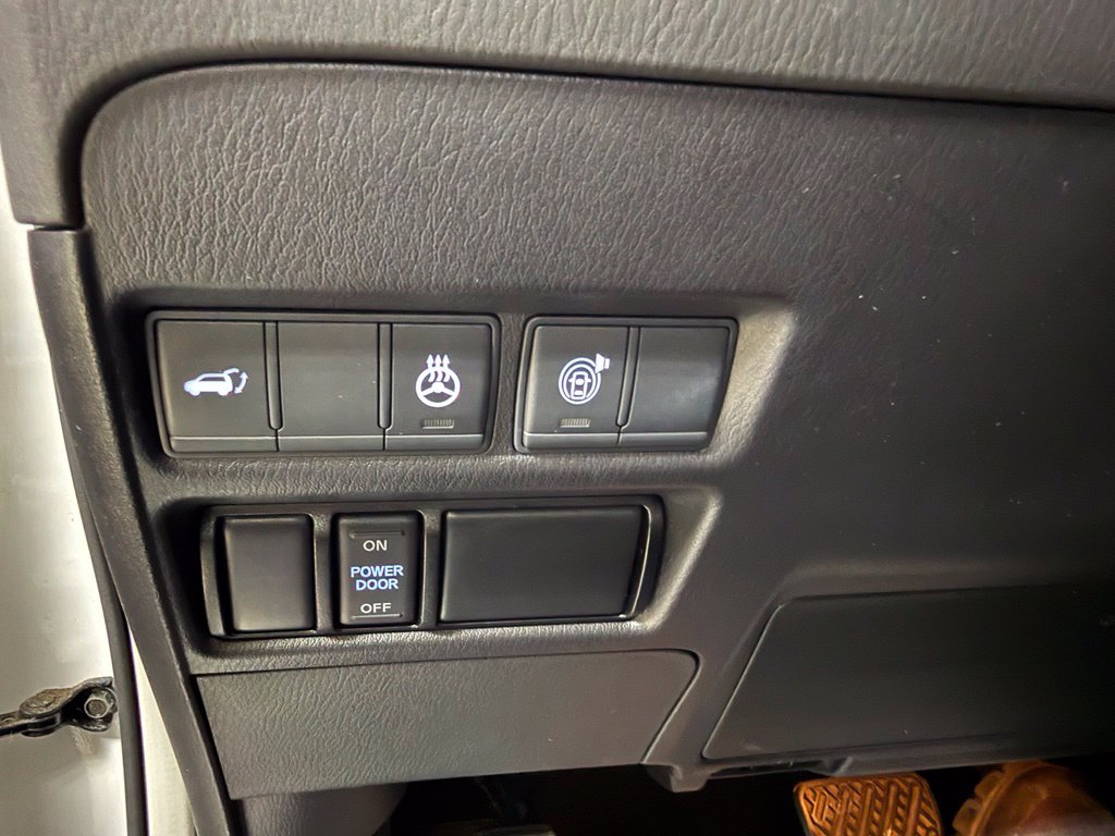 Photo 36 of this INFINITI QX80