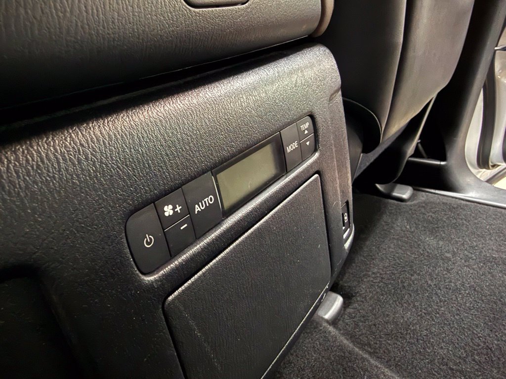 Photo 41 of this INFINITI QX80