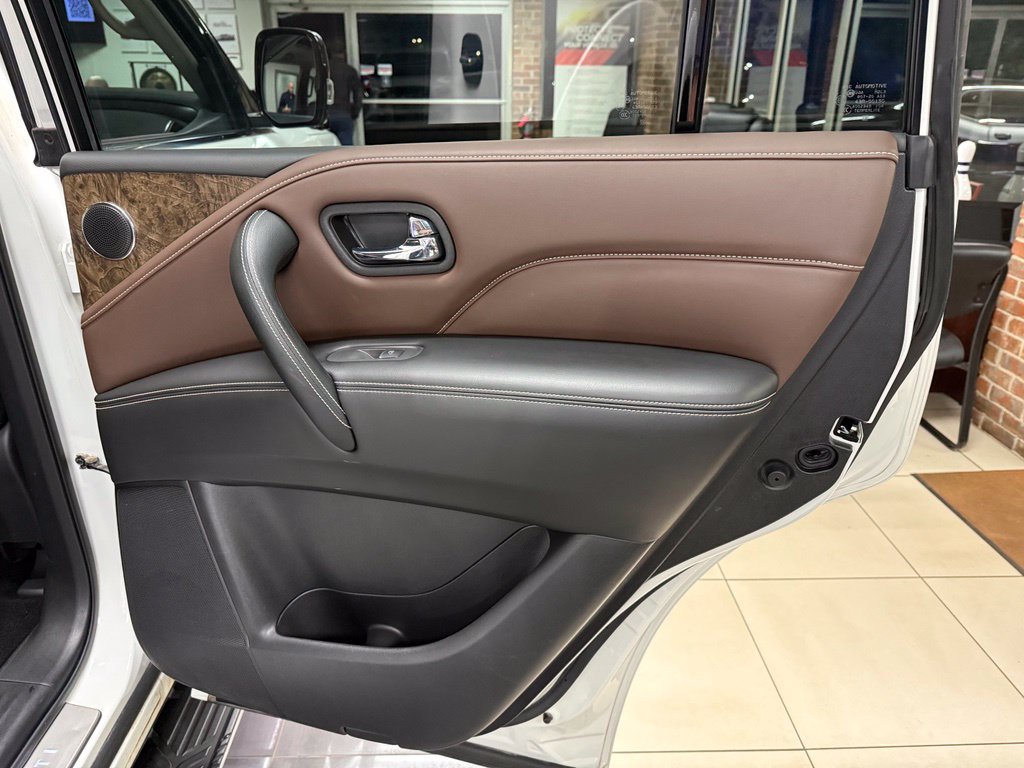 Photo 42 of this INFINITI QX80