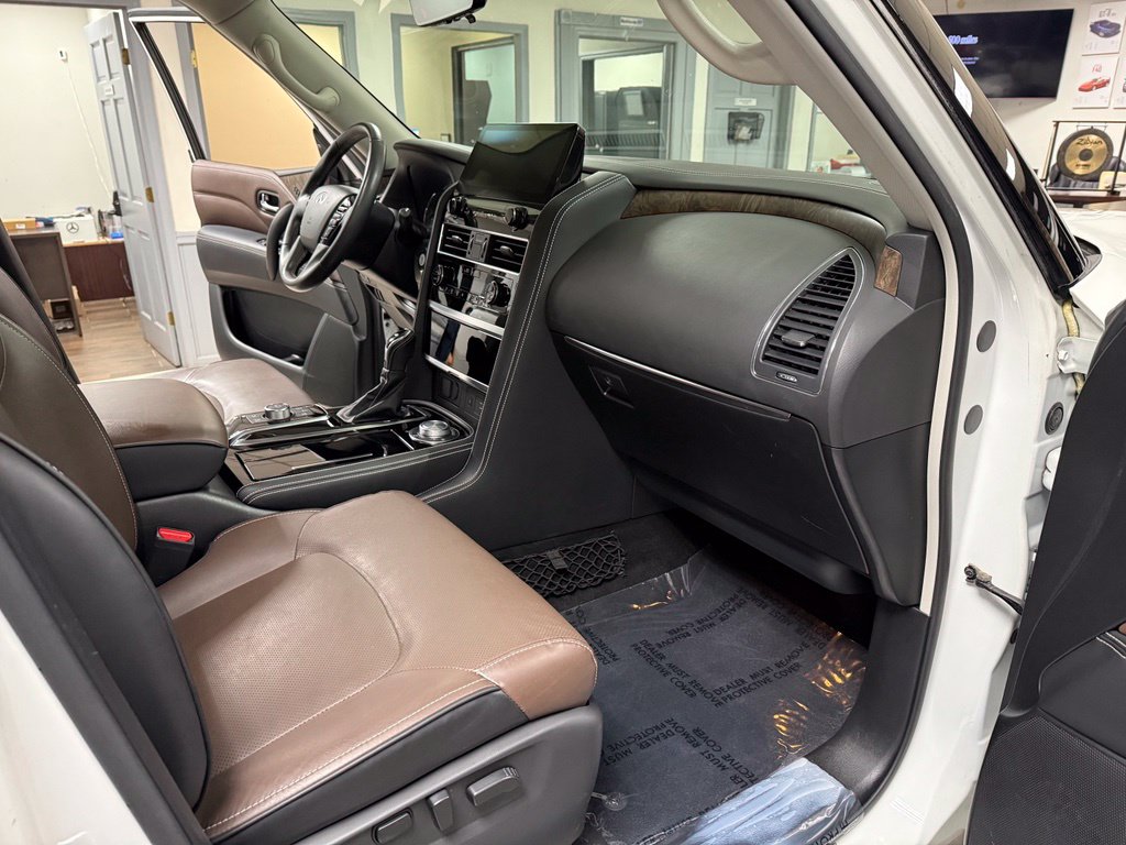 Photo 44 of this INFINITI QX80
