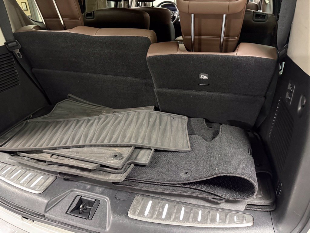 Photo 50 of this INFINITI QX80