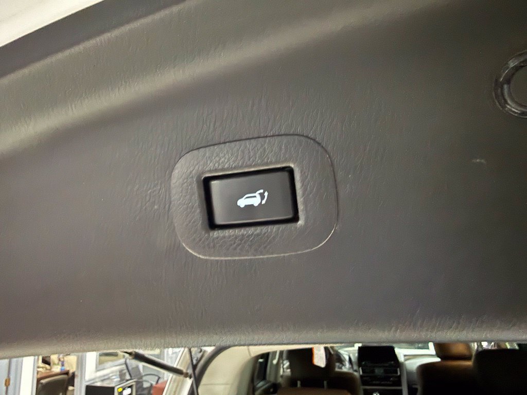 Photo 51 of this INFINITI QX80