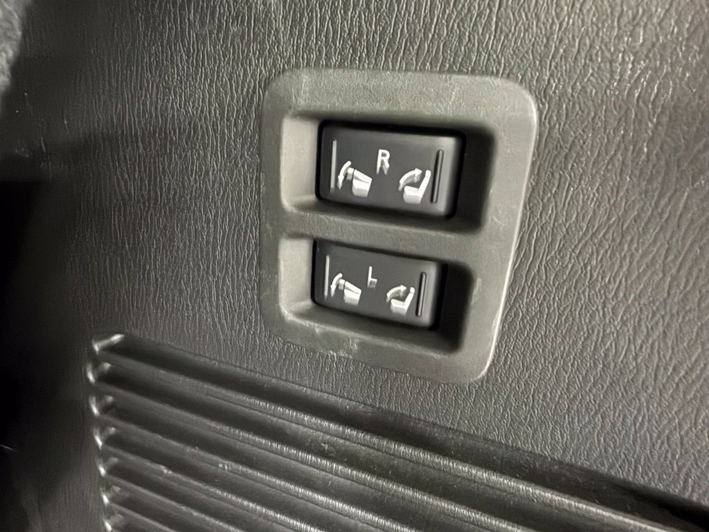 Photo 52 of this INFINITI QX80