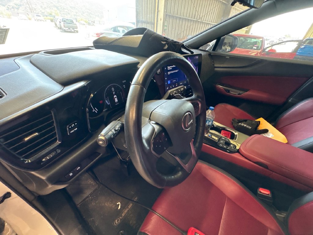Lexus NX photo 10