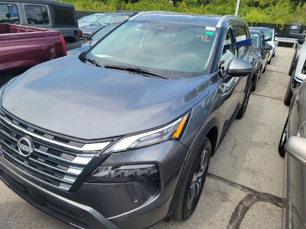 Nissan Rogue photo 2