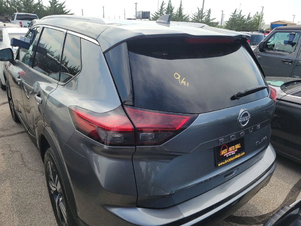 Nissan Rogue photo 5
