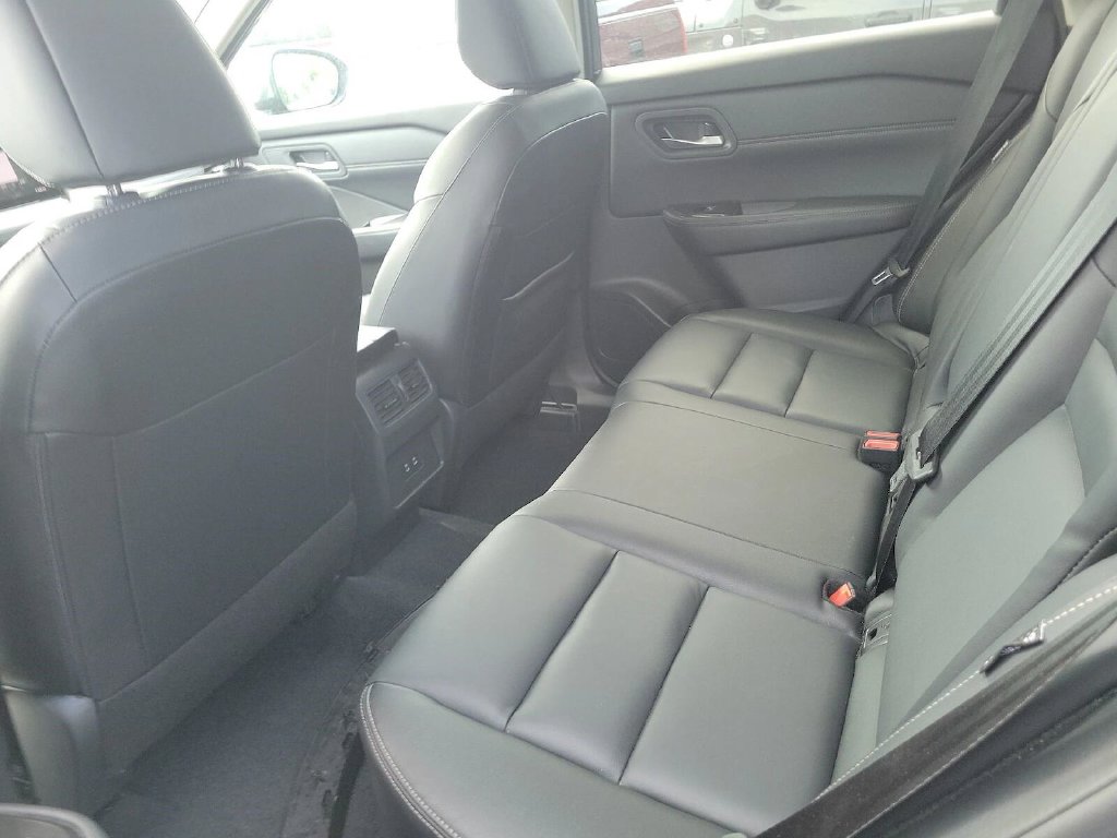 Nissan Rogue photo 10