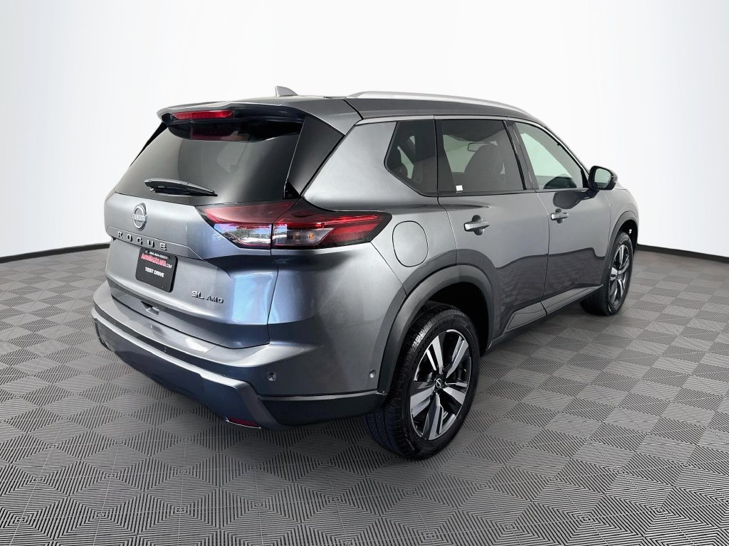 Photo 5 of this Nissan Rogue