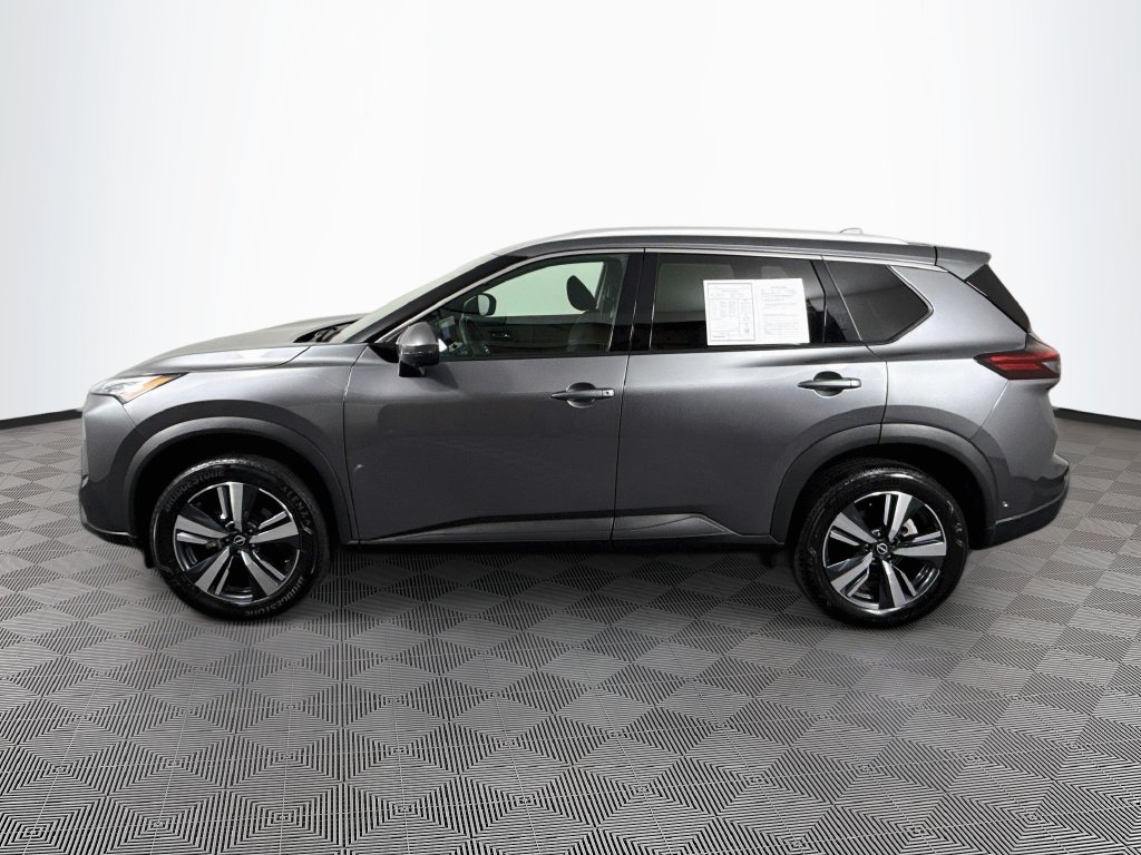 Photo 8 of this Nissan Rogue