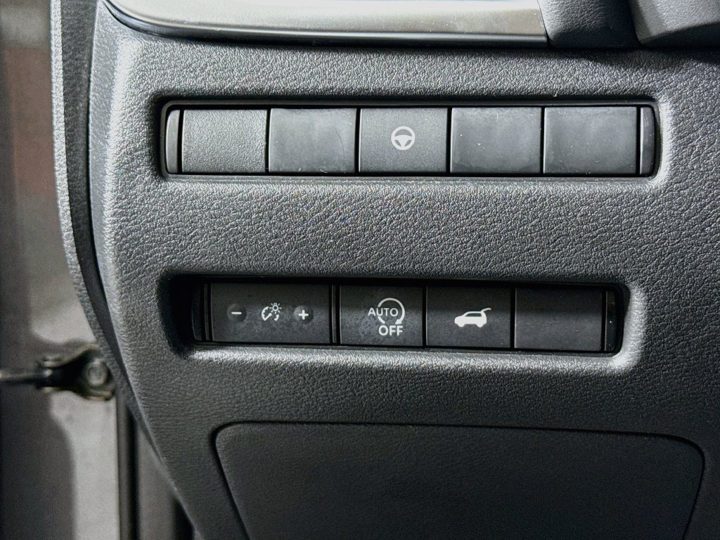 Photo 10 of this Nissan Rogue