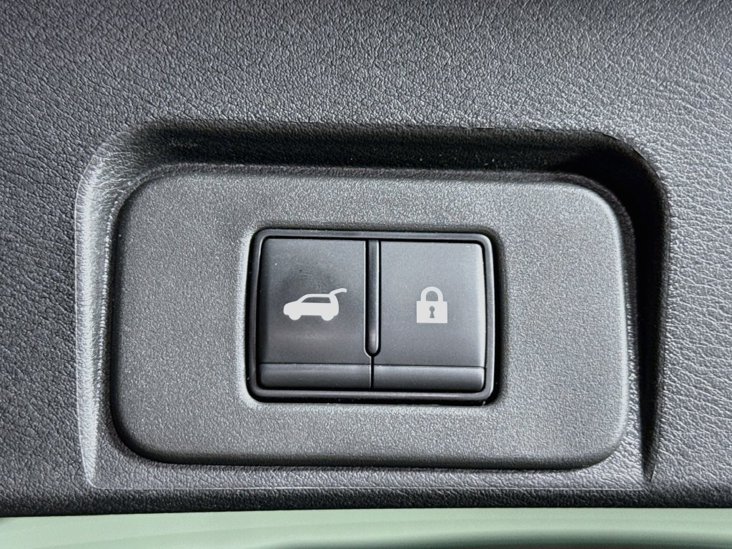 Photo 33 of this Nissan Rogue