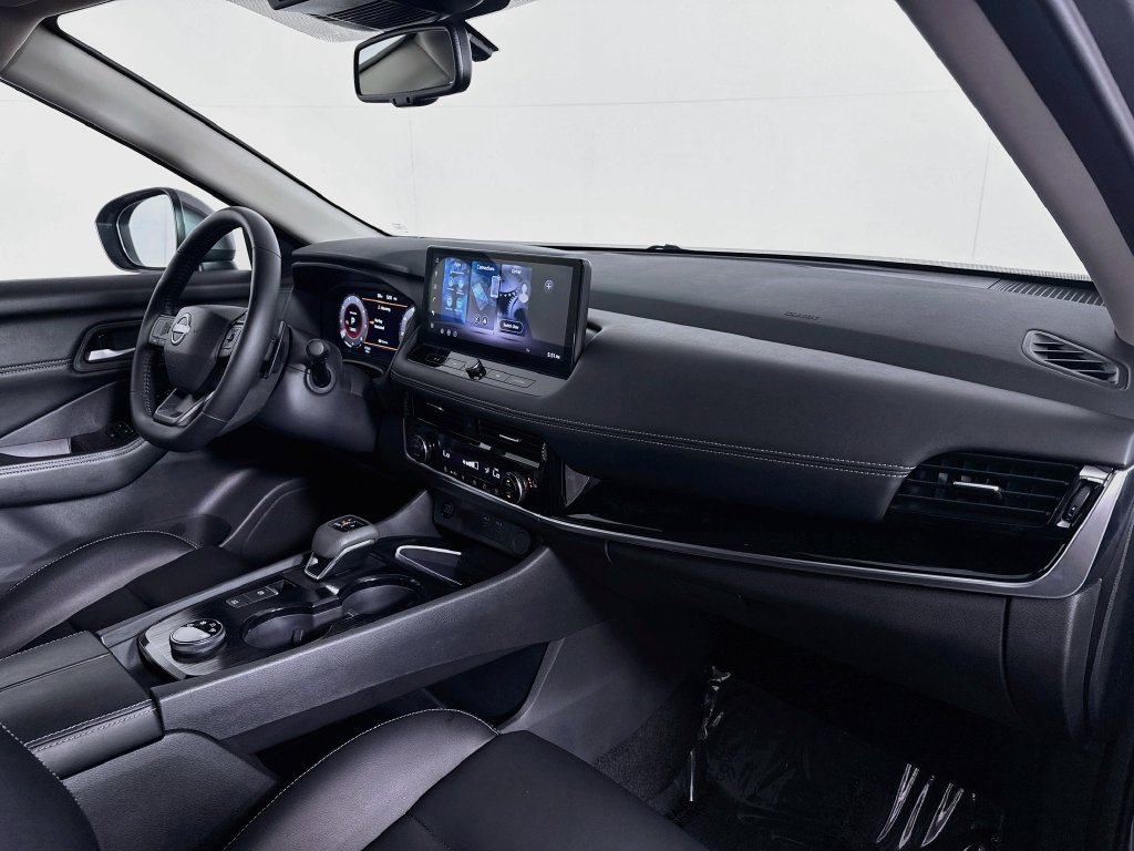 Photo 36 of this Nissan Rogue