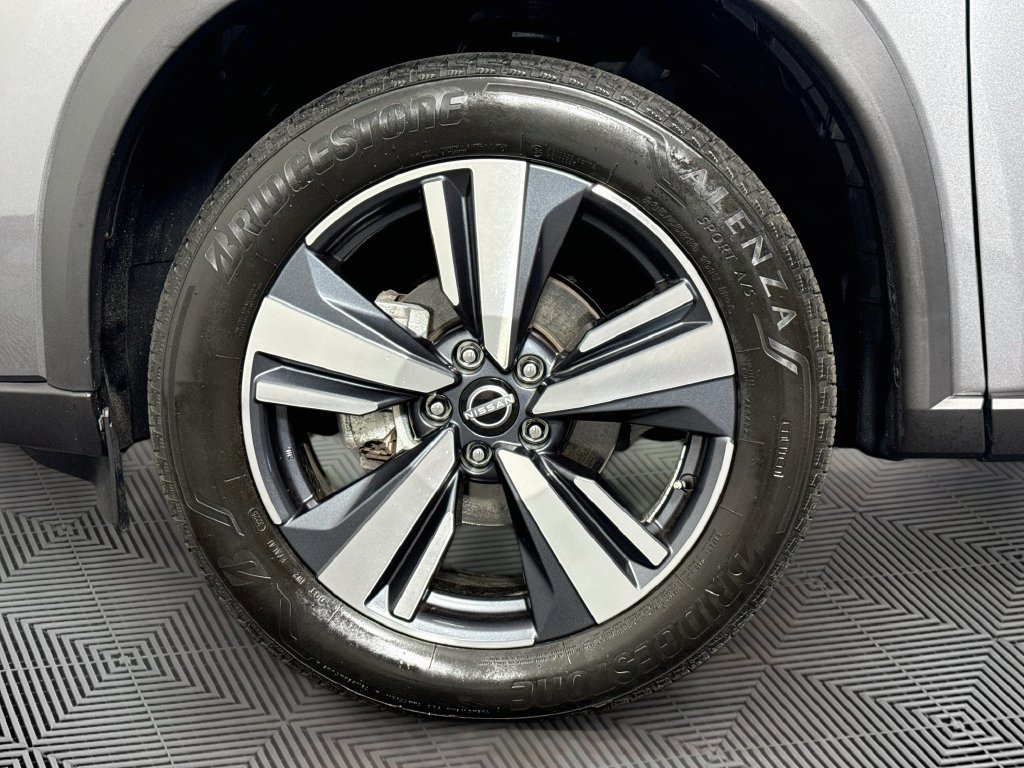 Photo 39 of this Nissan Rogue