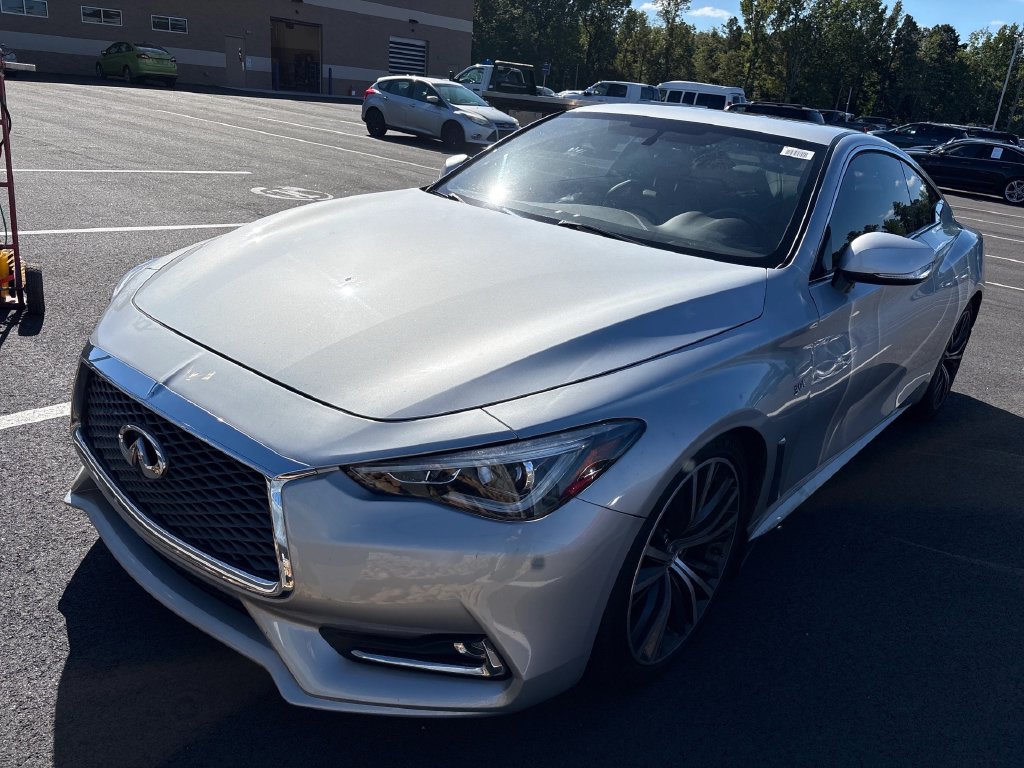 Infiniti Q60 photo 2