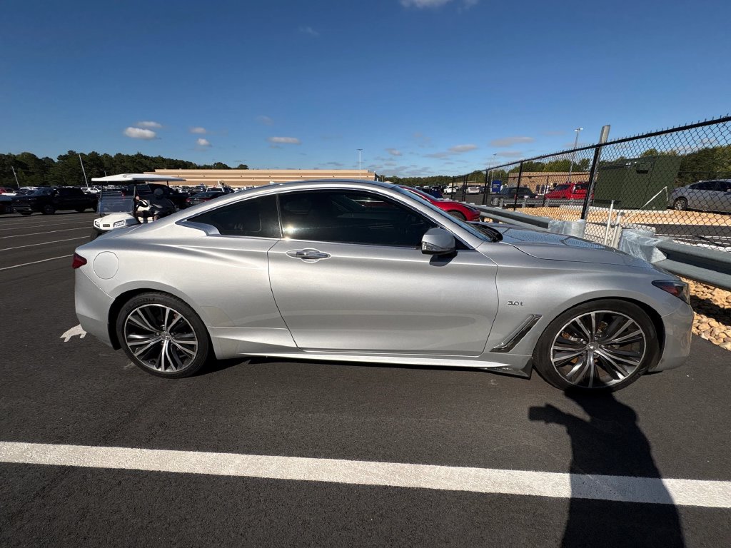 Infiniti Q60 photo 6
