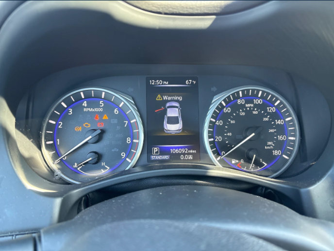 Infiniti Q60 photo 10